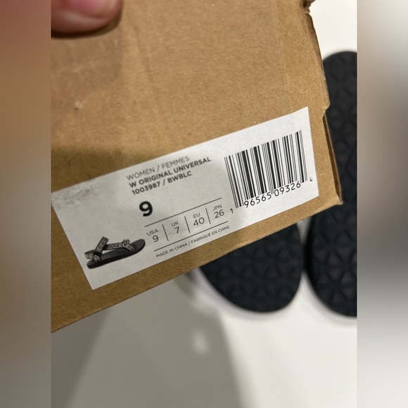 Teva Women's Size 9 Original Universal Sandals White Black NWT Quick-Dry - Picture 4 of 10